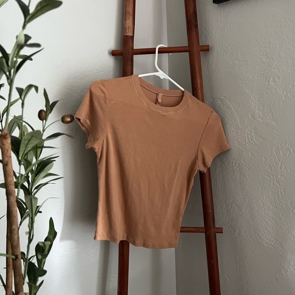 SKIMS TSHIRT